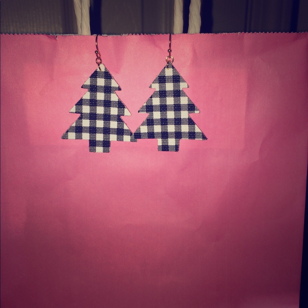 NWT Buffalo Check Christmas Tree Earrings